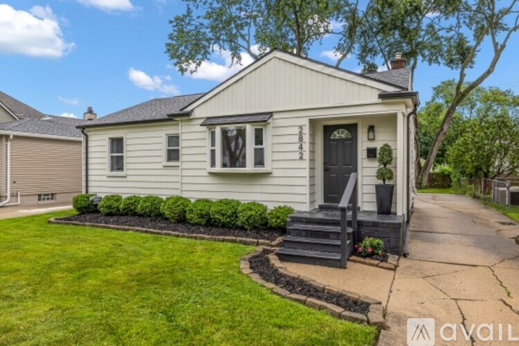 2842 Oakshire Avenue 3 Beds Single Family Home for Rent - Photo gallery 2