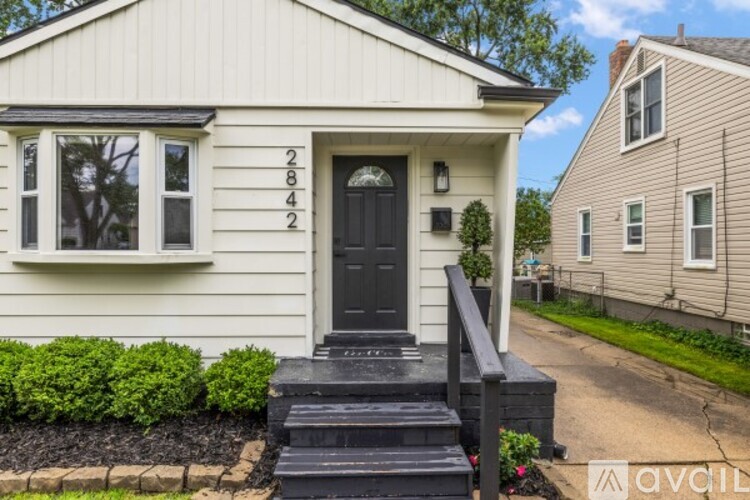 2842 Oakshire Avenue 3 Beds Single Family Home for Rent - Photo gallery 4