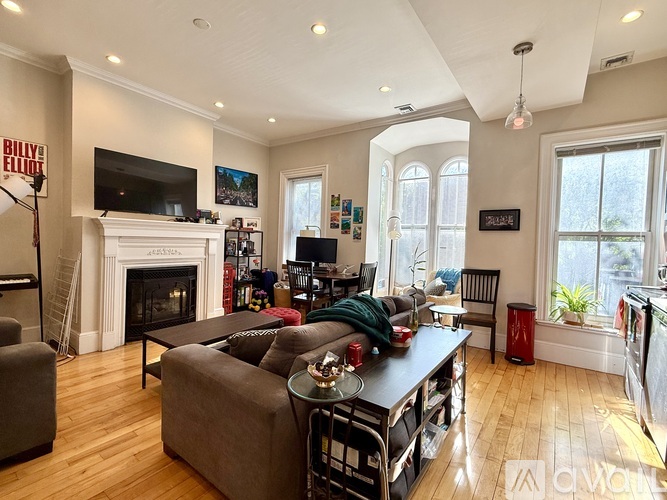 637 Tremont St 1 Apartment for Rent - Photo gallery 2