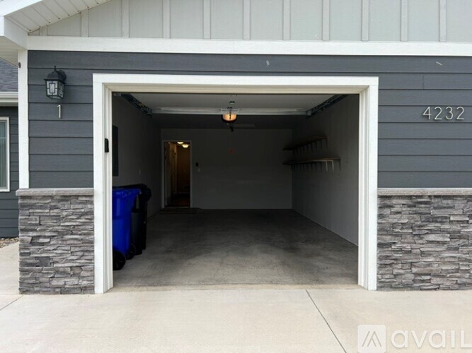 4232 Winfield St 2 Beds Townhouse for Rent - Photo gallery 4