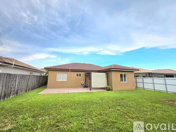4604 Southwest 164th Place 3 Beds Single Family Home for Rent - Photo gallery 4