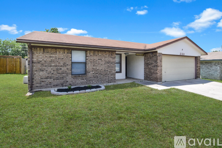 233 Bridle Dr 3 Beds Single Family Home for Rent - Photo gallery 3