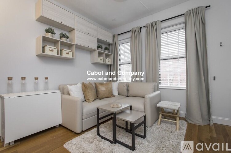637 Tremont St 1 Apartment for Rent - Photo gallery 1
