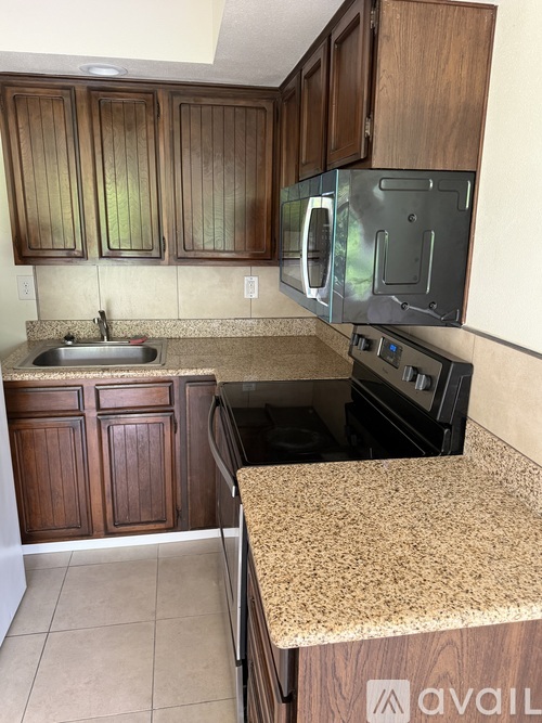 17 NE 5th St 1 Apartment for Rent - Photo gallery 3