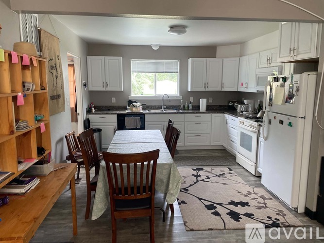 169 S Orchard St 2 Beds Single Family Home for Rent - Photo gallery 2