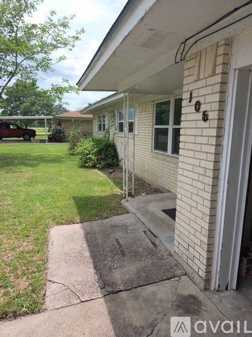 106 South Meadow Drive 3 Beds Single Family Home for Rent - Photo gallery 1