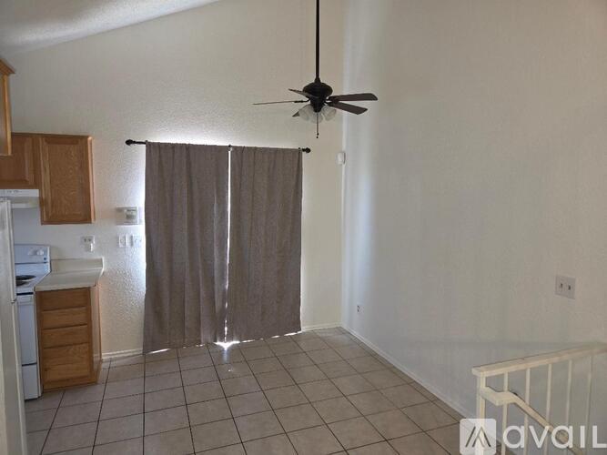 8111 West Wacker Road 3 Beds Single Family Home for Rent - Photo gallery 3