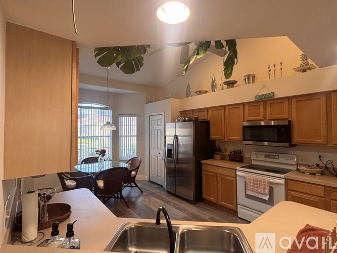 399 Renaissance Ave 3 Beds Townhouse for Rent - Photo gallery 1