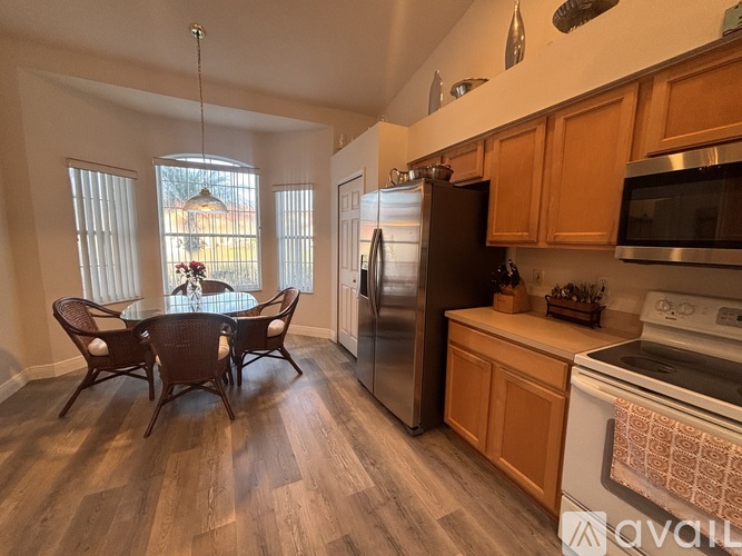 399 Renaissance Ave 3 Beds Townhouse for Rent - Photo gallery 4