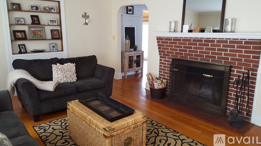 2381 Cranston Street 3 Beds Single Family Home for Rent - Photo gallery 3