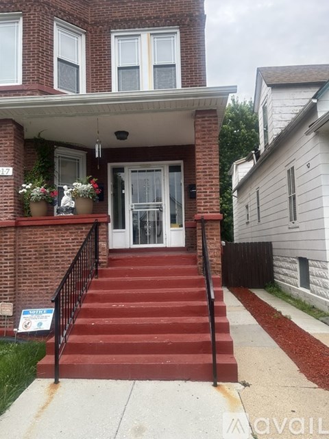 917 North Leamington Avenue 3 Beds Apartment for Rent
