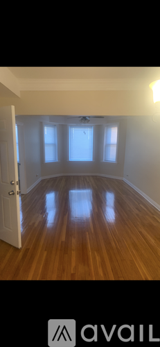 917 North Leamington Avenue 3 Beds Apartment for Rent - Photo gallery 2