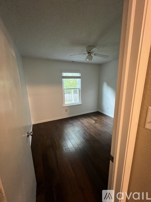 5950 Redcliff North Lane 3 Beds Single Family Home for Rent - Photo gallery 2