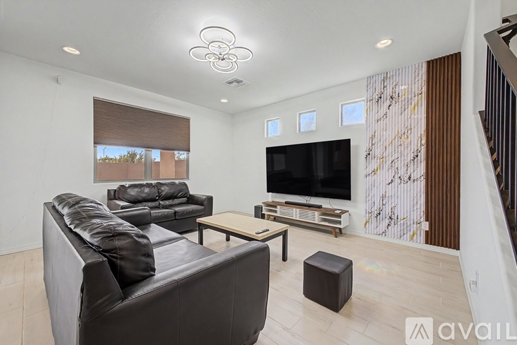 5737 West Getty Drive 4 Beds Single Family Home for Rent - Photo gallery 2