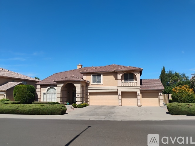 4711 South Newport Street 6 Beds Single Family Home for Rent - Photo gallery 4
