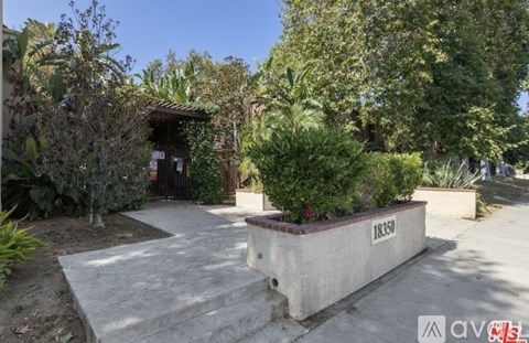 18350 Hatteras Street 3 Beds Apartment for Rent