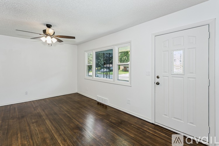 1114 E 31st St S 3 Beds Single Family Home for Rent - Photo gallery 2