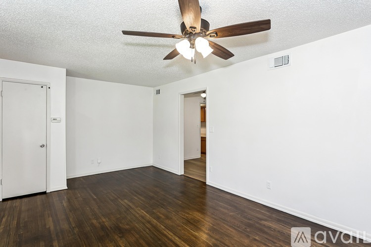 1114 E 31st St S 3 Beds Single Family Home for Rent - Photo gallery 3