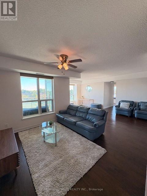 425 - 60 FAIRFAX CRESCENT 2 Beds Apartment for Rent