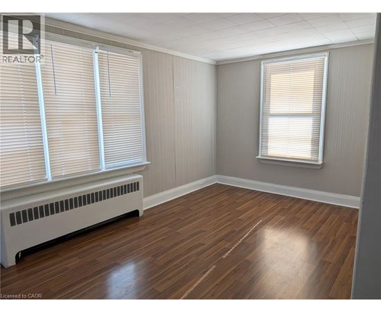 12 EAST 24TH Street Unit# 2ND FLOOR 3 Beds House for Rent - Photo gallery 2