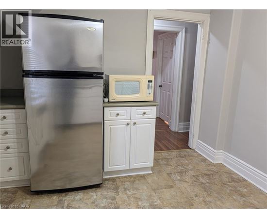 12 EAST 24TH Street Unit# 2ND FLOOR 3 Beds House for Rent - Photo gallery 5