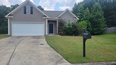 10 Bayberry Cir 3 Beds Apartment for Rent