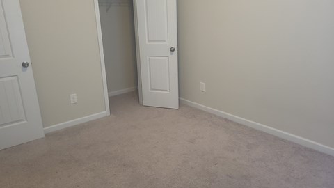 10 Bayberry Cir 3 Beds Apartment for Rent