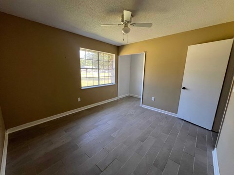 141 Pine Drive 3 Beds Apartment for Rent