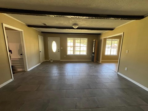 141 Pine Drive 3 Beds Apartment for Rent