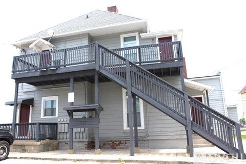 713 Wheeling Ave 1 Apartment for Rent