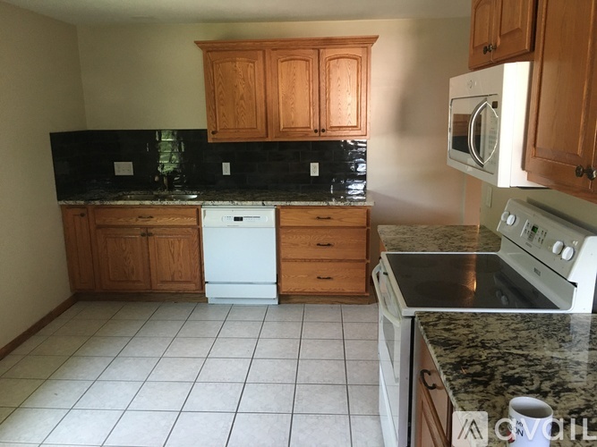 560 Kelly Street 2 Beds Apartment for Rent - Photo gallery 2