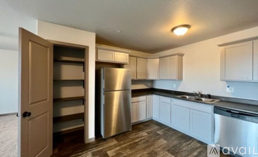 470 Constitution Blvd 1 Apartment for Rent - Photo gallery 3