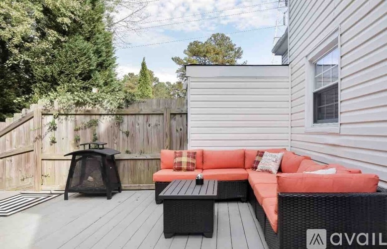 5045 Bell Drive Southeast 3 Beds Townhouse for Rent - Photo gallery 1