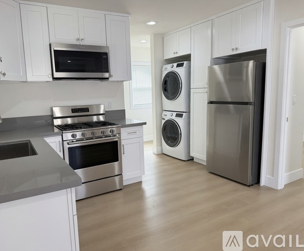 824 Aragon Avenue 2 Beds Single Family Home for Rent - Photo gallery 5
