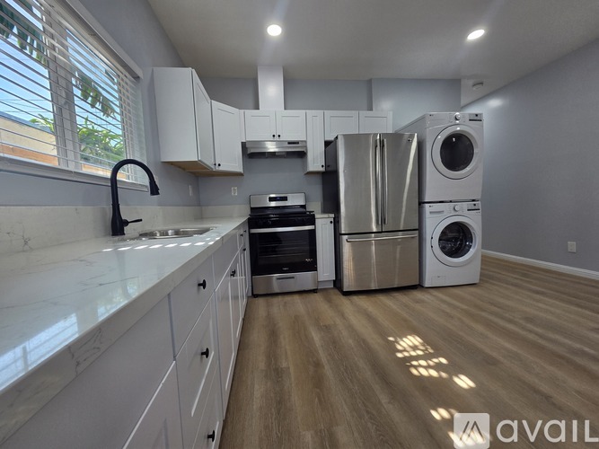 1715 West 64th Street 2 Beds Apartment for Rent - Photo gallery 4