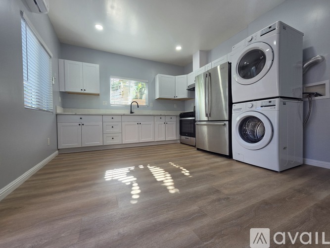 1715 West 64th Street 2 Beds Apartment for Rent - Photo gallery 5