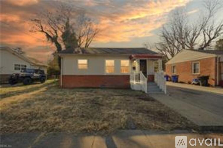 20 Neville St 3 Beds Single Family Home for Rent - Photo gallery 1