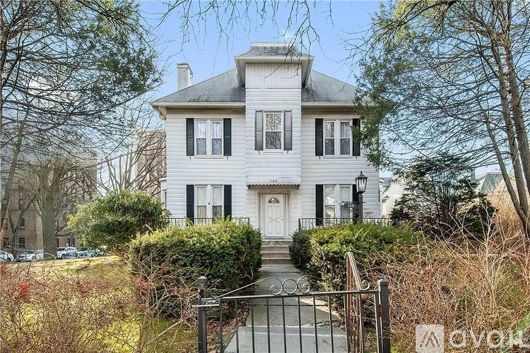 100 Cottage Avenue Studio Apartment for Rent - Photo gallery 2