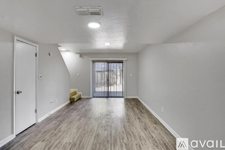 915 SW 61st St 2 Beds Apartment for Rent - Photo gallery 2