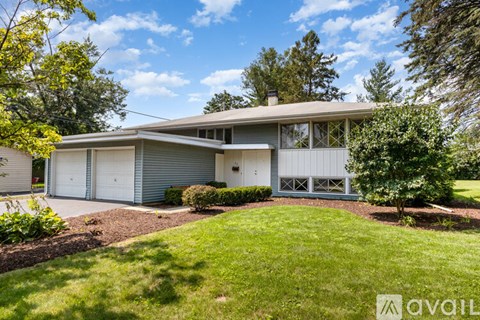 29 Robin Hill Dr 4 Beds Apartment for Rent
