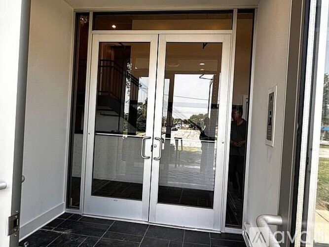 400 S Main Pl 1 Apartment for Rent - Photo gallery 2