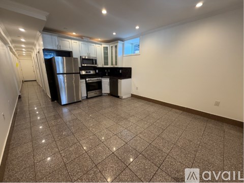 377 Danforth Ave 2 Beds Apartment for Rent