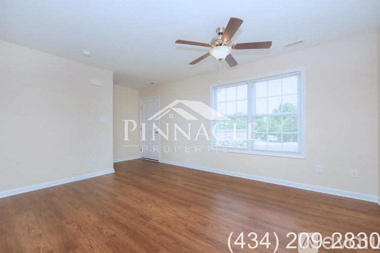 2313 Acorn St 3 Beds Townhouse for Rent - Photo gallery 4