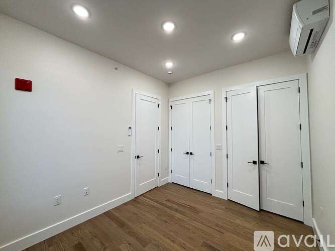 40 Lembeck Ave 1 Apartment for Rent - Photo gallery 2