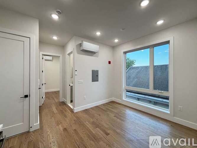 40 Lembeck Ave 1 Apartment for Rent - Photo gallery 3