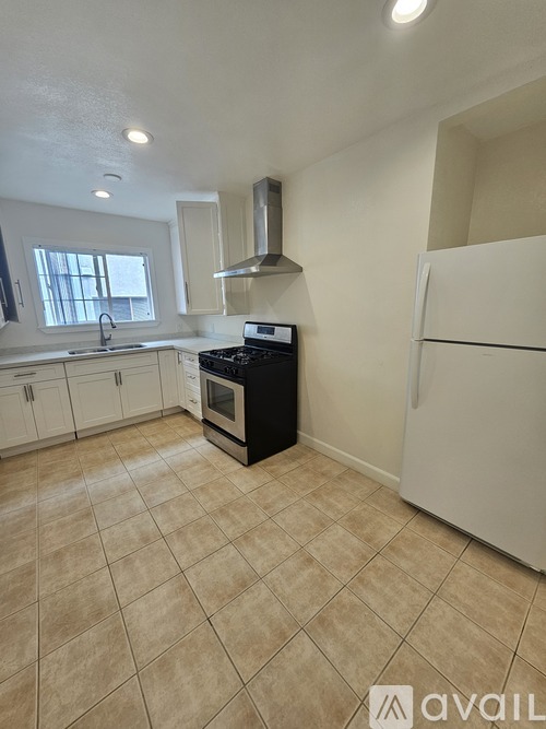 13011 Venice Boulevard 1 Single Family Home for Rent - Photo gallery 1