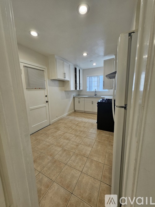 13011 Venice Boulevard 1 Single Family Home for Rent - Photo gallery 3