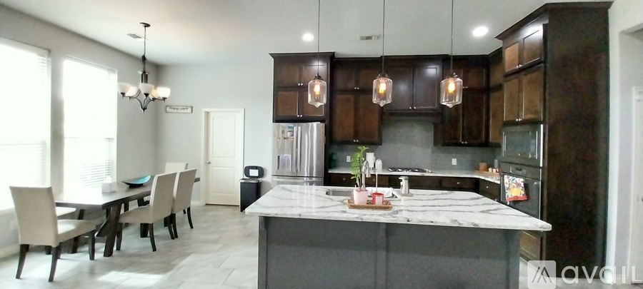 18425 Salvador Rd 4 Beds Single Family Home for Rent - Photo gallery 3