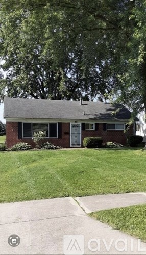 1905 Tanglewood Drive South 3 Beds Apartment for Rent