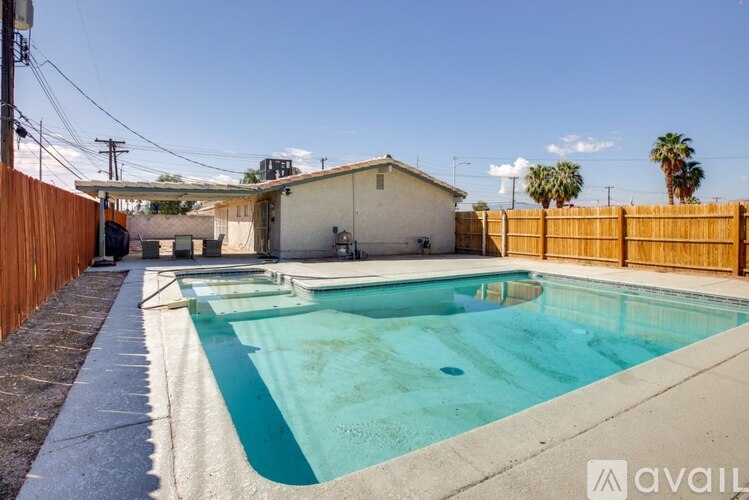 2405 Arenas St 4 Beds Single Family Home for Rent - Photo gallery 5